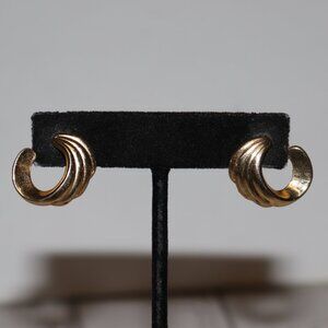 ✨💛 Vintage Gold Modernist Post Earrings · 7/8" · Sculptural Design